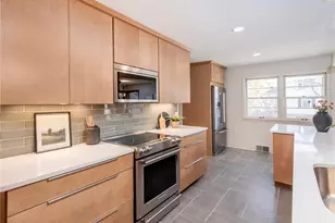1368 Eleanor Ave, Saint Paul, MN 55116 - Photo 10