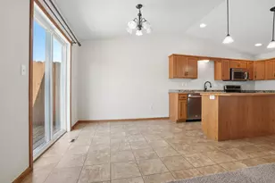 2833 Umber Ct S, Fargo, ND 58104 - Photo 6