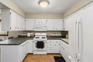 1493 Arundel St, Saint Paul, MN 55117 - Photo 10