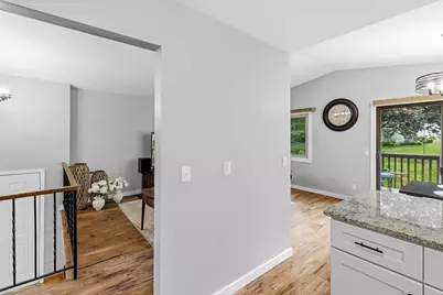 919 Greenhaven Drive, Vadnais Heights, MN 55127 - Photo 12