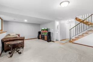 919 Greenhaven Dr, Vadnais Heights, MN 55127 - Photo 28