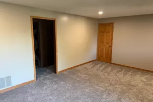 712 S Washington St, New Ulm, MN 56073 - Photo 8
