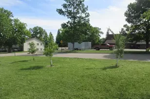 416 E Division St, Elbow Lake, MN 56531 - Photo 68