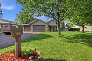 1705 Richland Ave SW, Willmar, MN 56201 - Photo 6