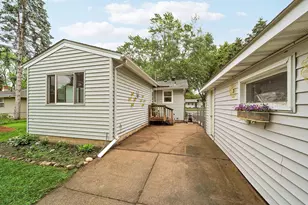 3431 Emerald Dr, White Bear Lake, MN 55110 - Photo 8