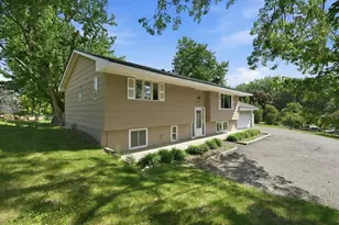 1604 W 131st St, Burnsville, MN 55337 - Photo 4