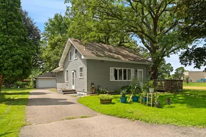 5025 Zenith Avenue N, Brooklyn Center, MN 55429 - Photo 2