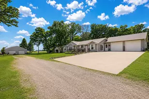 55571 160th St, Austin, MN 55912 - Photo 2