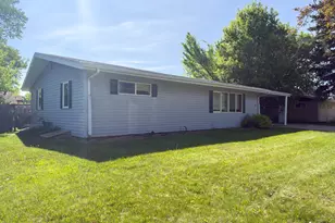 1812 4th St S, Moorhead, MN 56560 - Photo 4