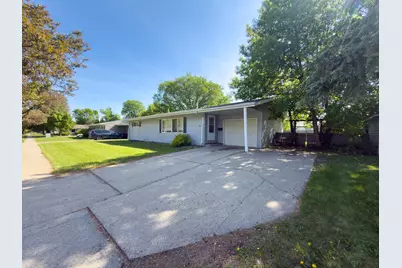 1812 4th Street S, Moorhead, MN 56560 - Photo 2
