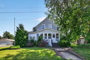 807 Washington Ave, Wabasha, MN 55981 - Photo 2