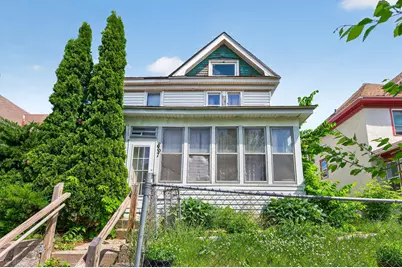 867 Aurora Avenue, Saint Paul, MN 55104 - Photo 1