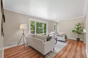761 Bartelmy Ln N, Maplewood, MN 55119 - Photo 2