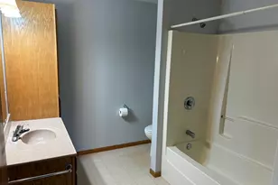 307 Aspenwood Dr, Redwood Falls, MN 56283 - Photo 14