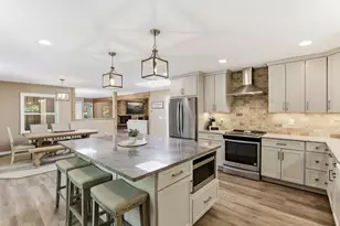 4001 Huntingdon Dr, Minnetonka, MN 55305 - Photo 12