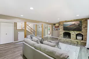 4001 Huntingdon Dr, Minnetonka, MN 55305 - Photo 24