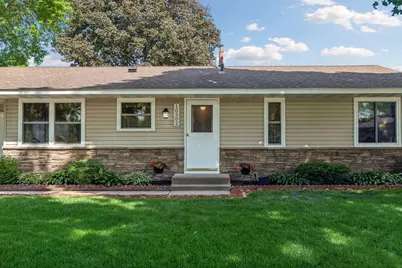 10502 Lancaster Lane N, Maple Grove, MN 55369 - Photo 2