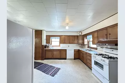 324 E Maple Street, Sacred Heart, MN 56285 - Photo 10