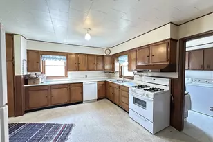324 E Maple St, Sacred Heart, MN 56285 - Photo 8