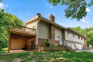3575 York Dr, Woodbury, MN 55125 - Photo 2