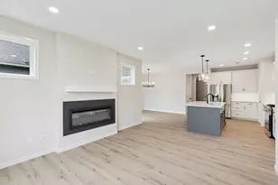 10933 37th St N, Lake Elmo, MN 55042 - Photo 14