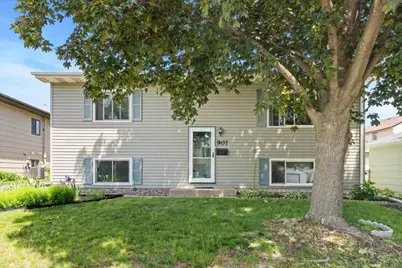 907 California Avenue W, Saint Paul, MN 55117 - Photo 1