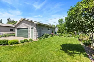 907 California Ave W, Saint Paul, MN 55117 - Photo 34