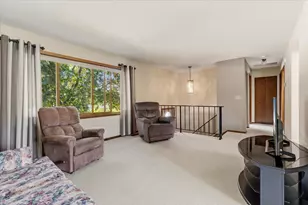 907 California Ave W, Saint Paul, MN 55117 - Photo 12