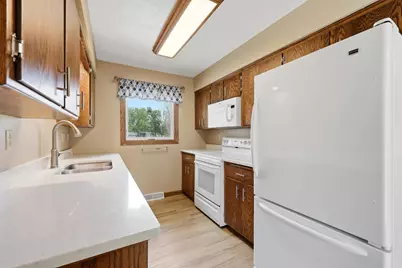 1301 60th Avenue N, Moorhead, MN 56560 - Photo 10