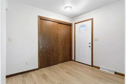 1301 60th Avenue N, Moorhead, MN 56560 - Photo 4