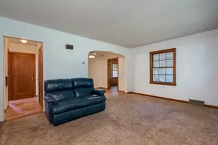 705 N Carver St, Winthrop, MN 55396 - Photo 6