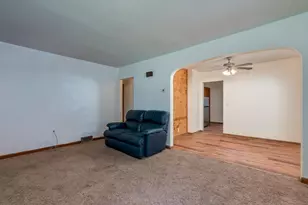 705 N Carver St, Winthrop, MN 55396 - Photo 8