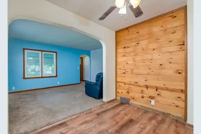 705 N Carver Street, Winthrop, MN 55396 - Photo 10