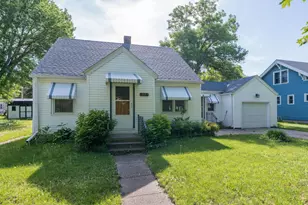 705 N Carver St, Winthrop, MN 55396 - Photo 2