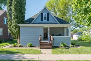 317 Walnut St SW, Sleepy Eye, MN 56085 - Photo 1