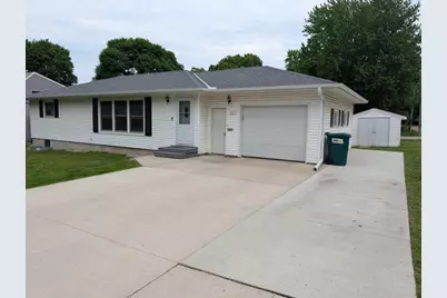 377 1st Street SW, Wells, MN 56097 - Photo 2