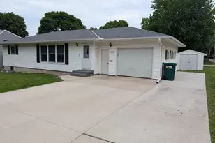 377 1st St SW, Wells, MN 56097 - Photo 2