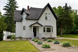 709 S Holcombe Ave, Litchfield, MN 55355 - Photo 1