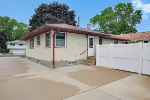 300 Edith Dr, West Saint Paul, MN 55118 - Photo 38