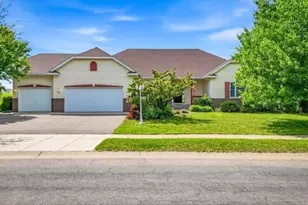 29673 Shoreview Cir, Lindstrom, MN 55045 - Photo 2
