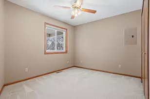 120 Ruth St N, Saint Paul, MN 55119 - Photo 8