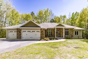 2605 Marcus Cir, Cloquet, MN 55720 - Photo 2