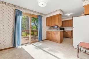 2195 Burr St N, Maplewood, MN 55117 - Photo 12