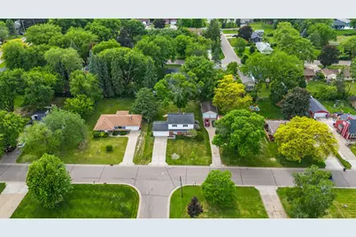 2195 Burr Street N, Maplewood, MN 55117 - Photo 4