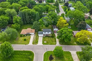 2195 Burr St N, Maplewood, MN 55117 - Photo 4