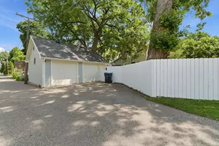 828 Baker Ave, Mankato, MN 56001 - Photo 36