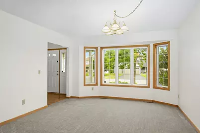 676 Falcon Ridge Road, Woodbury, MN 55125 - Photo 6
