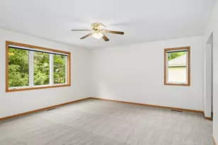 676 Falcon Ridge Rd, Woodbury, MN 55125 - Photo 20