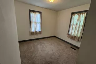 878 Monroe Ct, Saint Paul, MN 55102 - Photo 8