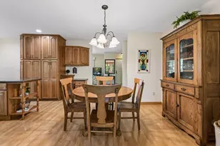 10435 Buckingham Dr, Eden Prairie, MN 55347 - Photo 10